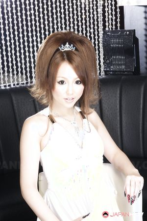 Saki Kozakura, Yuki Mizuho, Shiho Kanou, Karin Asamiya in dresses.