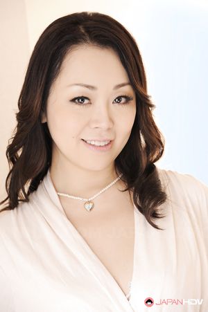 Asian Yuna Yamami plays with big boobs and spreads the pussy labia.