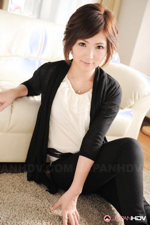 Asian Kaede Oshiro with short hair is a sexy housewife posing so sexy.