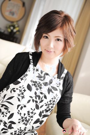 Asian Kaede Oshiro with short hair is a sexy housewife posing so sexy.