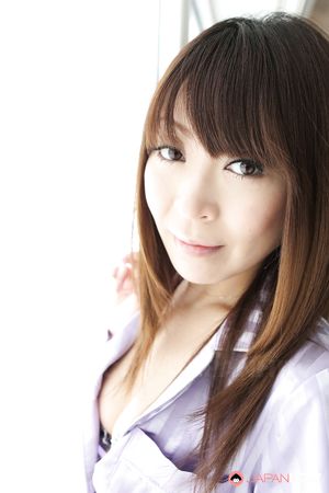 Long haired Japanese MILF Jun Kusanagi will impress everyone