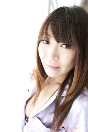 Long haired Japanese MILF Jun Kusanagi will impress everyone