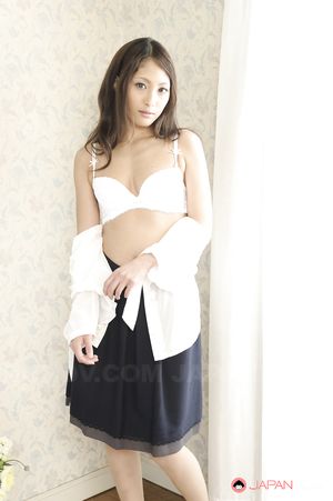 Brunette hottie in white lingerie Aoi Miyama loves showing off