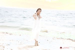 Super hot Japanese lady Manami Ichikawa shows off on the beach
