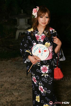 Beautiful Japanese lady in a kimono Eri Hoshikawa will turn you on