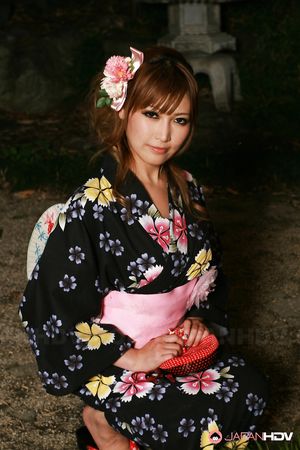 Beautiful Japanese lady in a kimono Eri Hoshikawa will turn you on