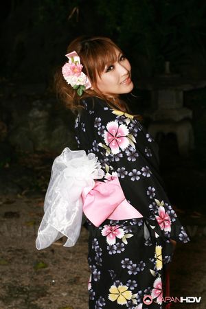 Beautiful Japanese lady in a kimono Eri Hoshikawa will turn you on