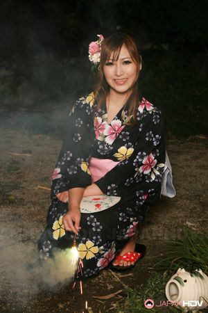 Beautiful Japanese lady in a kimono Eri Hoshikawa will turn you on