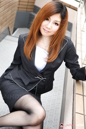 Beautiful office darling Yuria Kanno posing in her elegant suit
