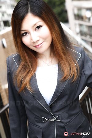 Beautiful office darling Yuria Kanno posing in her elegant suit