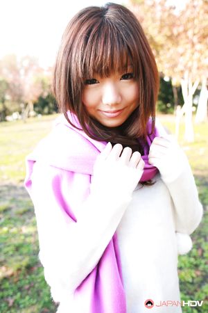 Super cute Japanese teen model Mahiru Tsubaki shows off outdoors