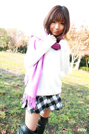 Super cute Japanese teen model Mahiru Tsubaki shows off outdoors