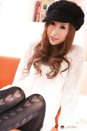 Beautiful Japanese porn star Reina Ichijo shows her fine tits with joy