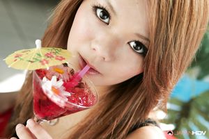 Slender Japanese girl Kanon showing her sexy body by the pool