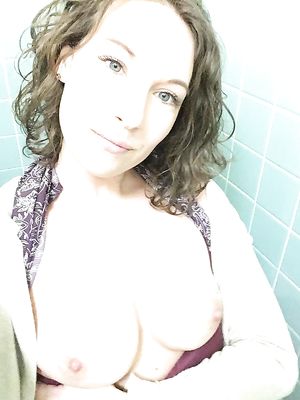 selfshot brunette slut hottie