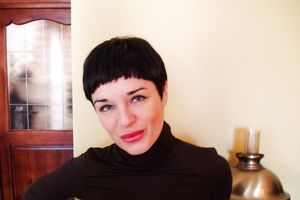 Polish mature slim slut outdoor