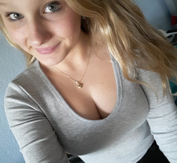 Karina Schröder nackt leaked nudes