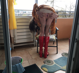 Ehenutte Erika showing anal cunt