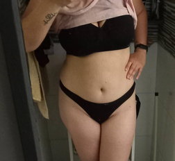 MILF with short hair