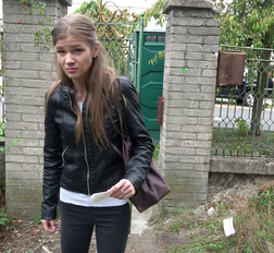 The athletic beauty Izabela ended in a house from a horror