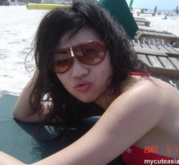 Hot hairy pussy solo nude girlfriend in the bikini shows off hot slim body