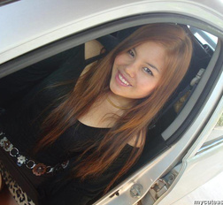 Busty and sexy Filipino amateur girlfriend is posing outdoor