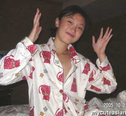 Chinese amateur girl shows her naked body and sucks her boyfriend cock