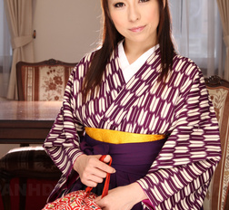 Absolutely gorgeous Japanese lady Himeki Kaede posing in her kimono